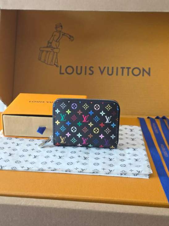 Picture of Louis Vuitton Wallets _SKUfw223582855fw